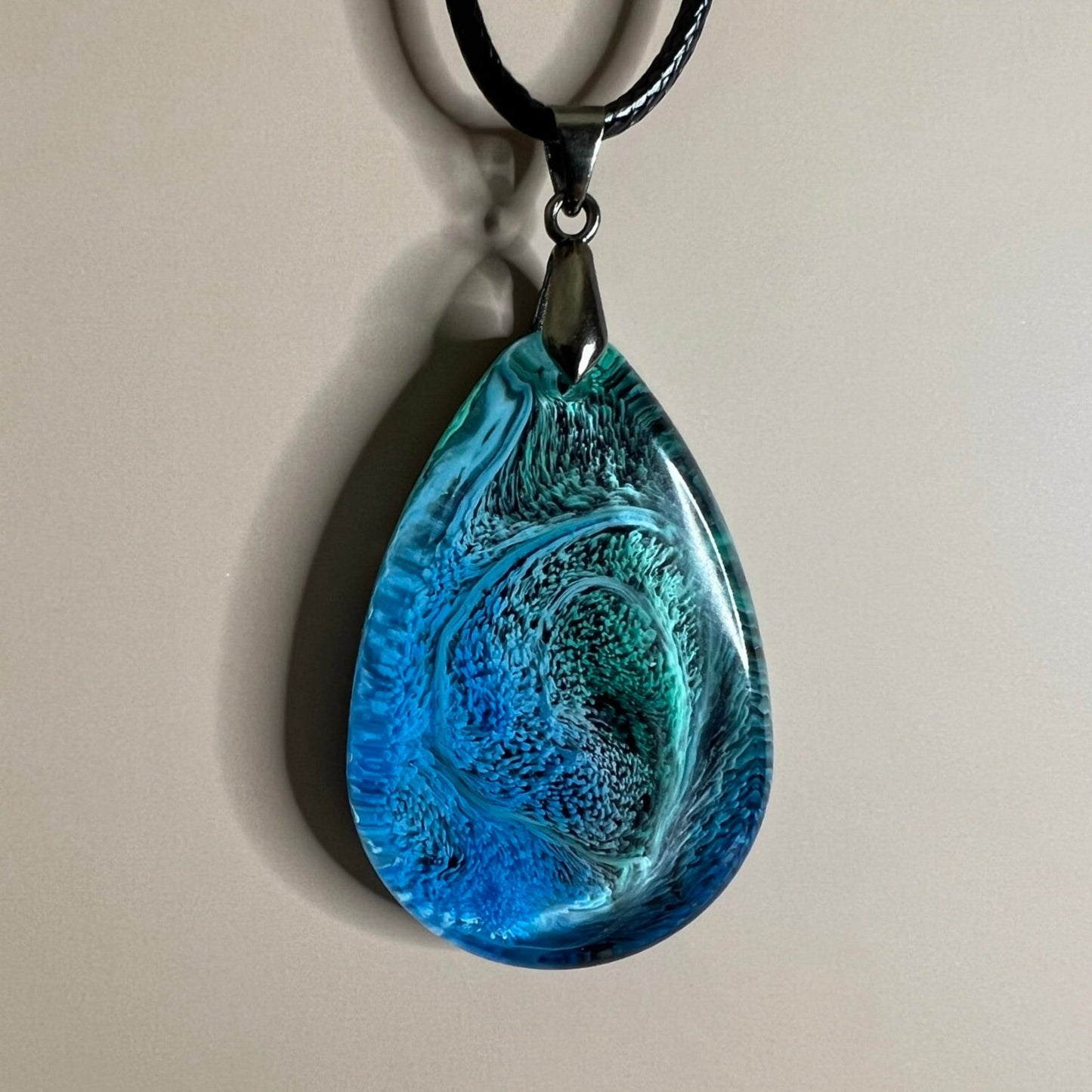 RESIN PENDANT - 14