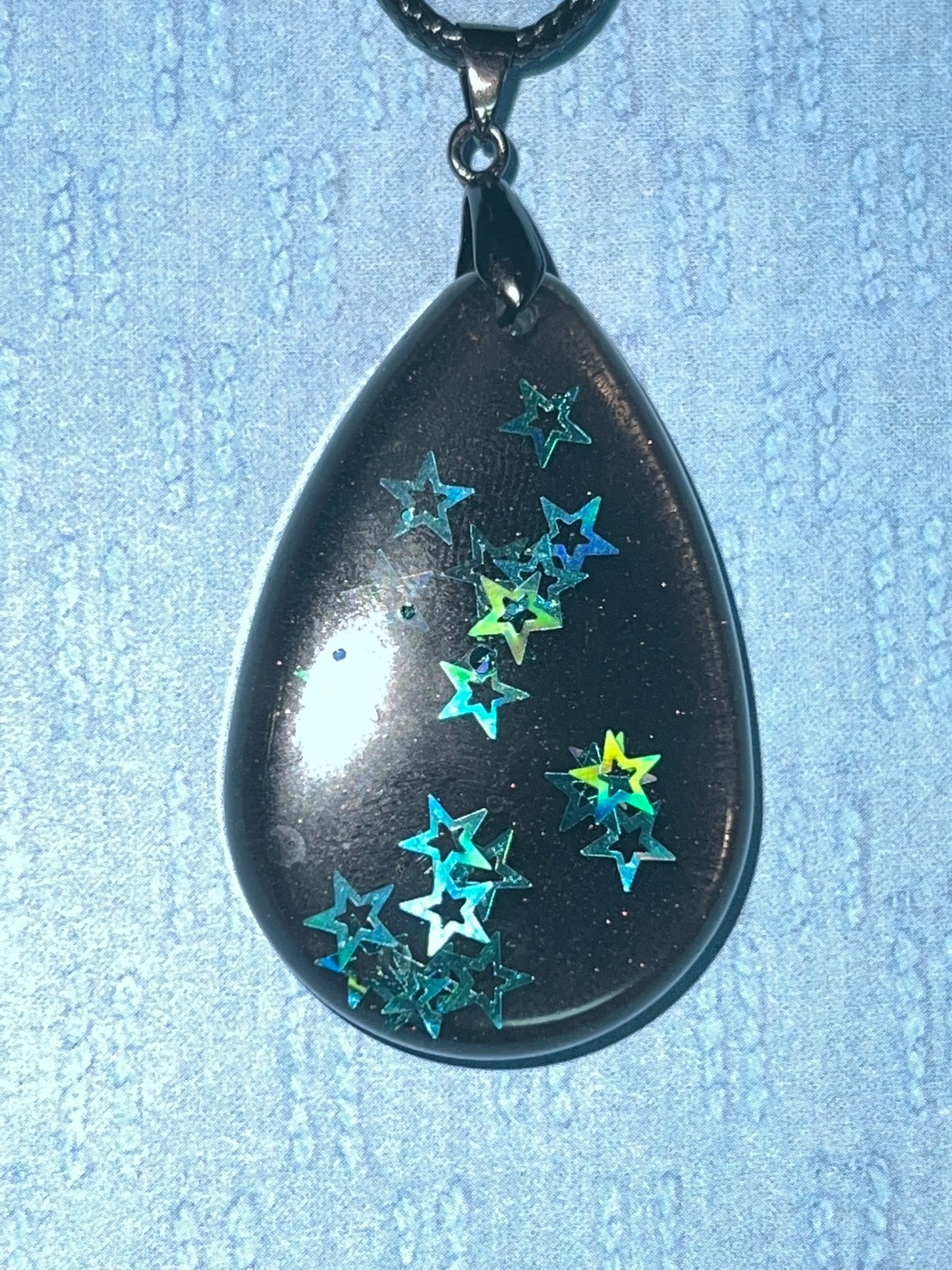 RESIN PENDANT - 1