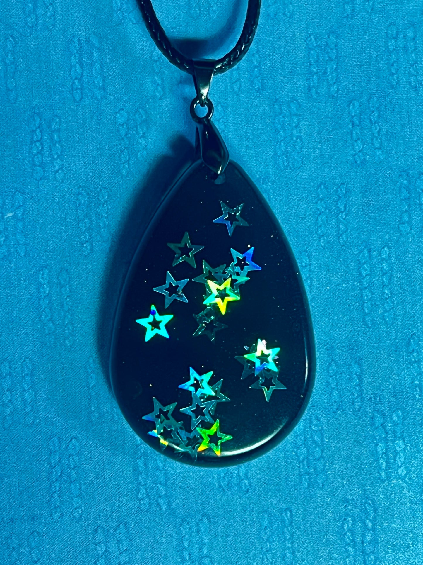 RESIN PENDANT - 1