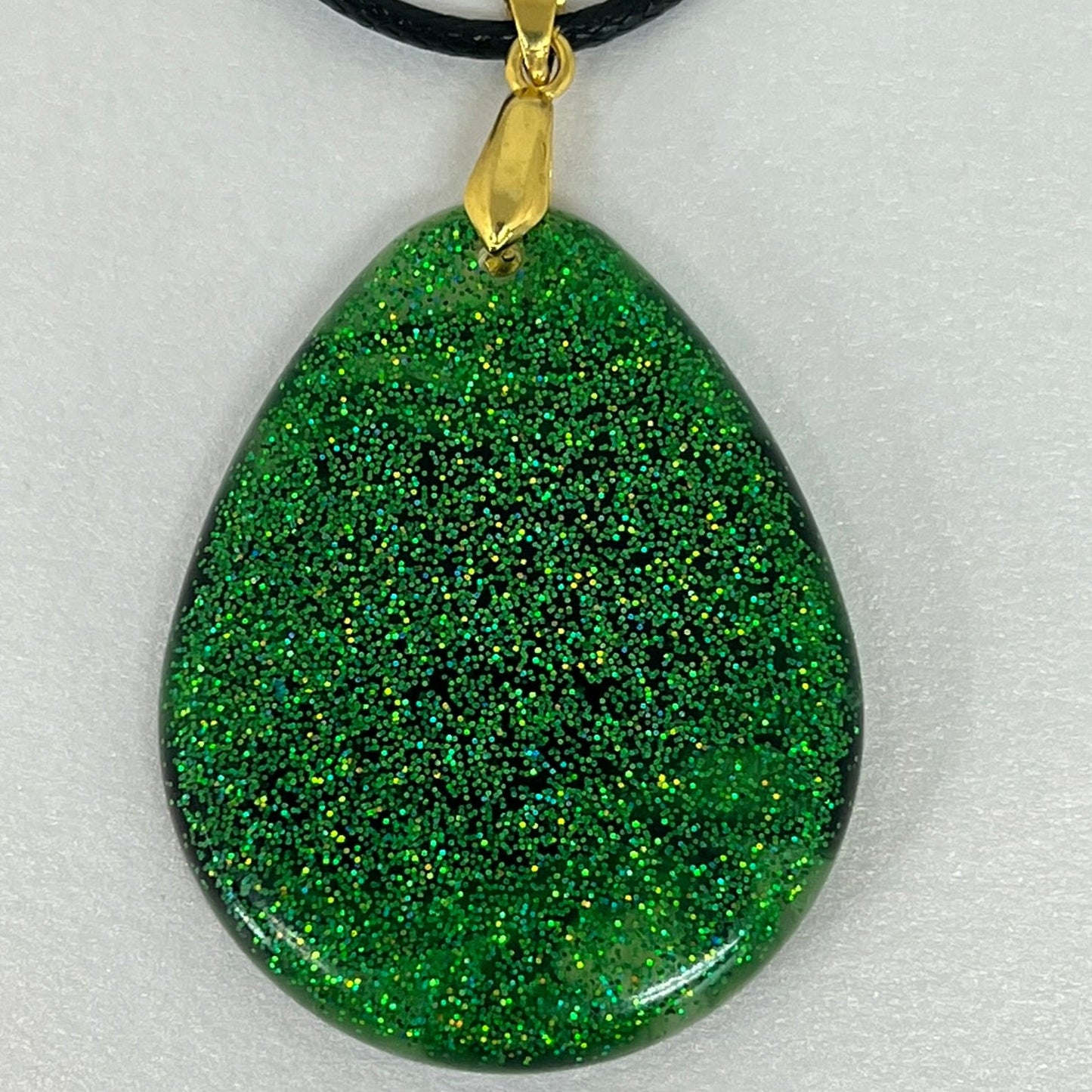 RESIN PENDANT - 33