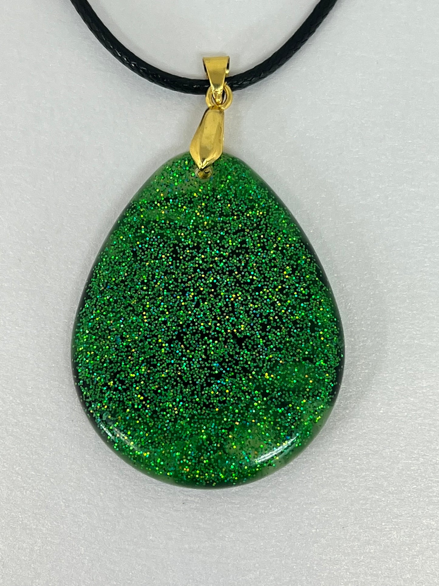 RESIN PENDANT - 33