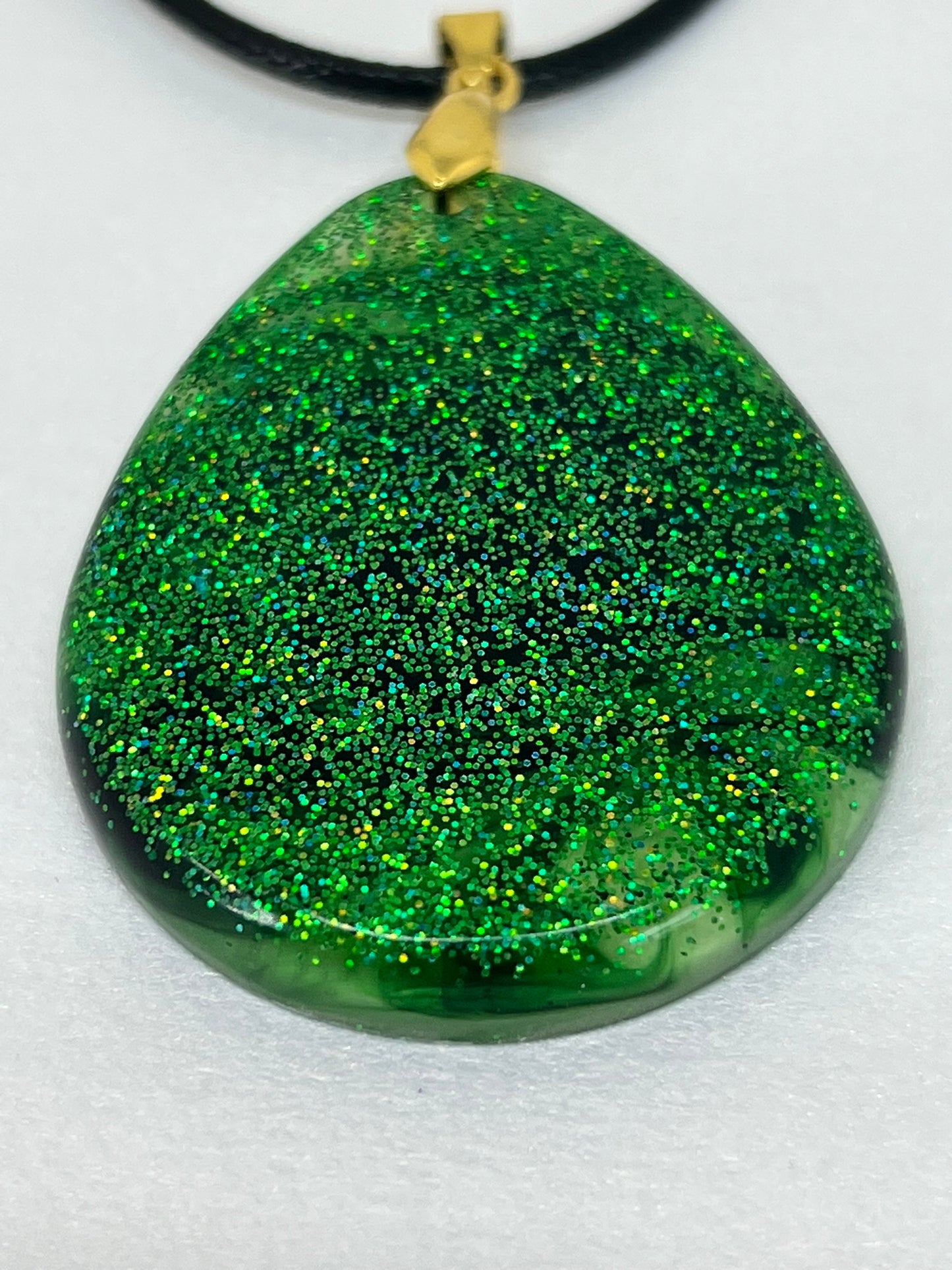 RESIN PENDANT - 33
