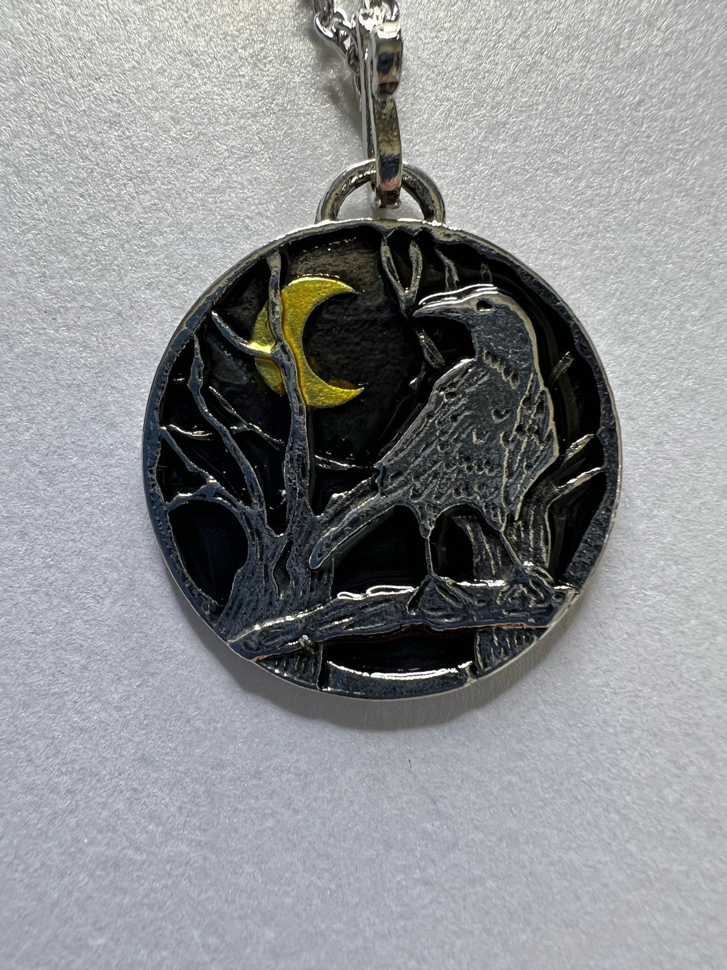 RAVEN PENDANT NECKLACE