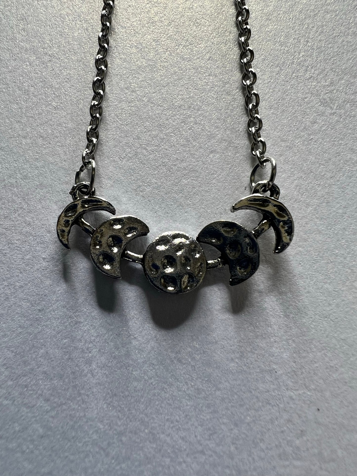 MOON PHASE ENDANT NECKLACE