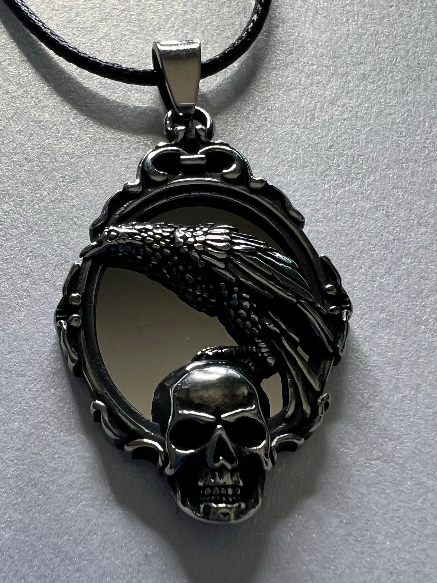 RAVEN & SKULL PENDANT NECKLACE