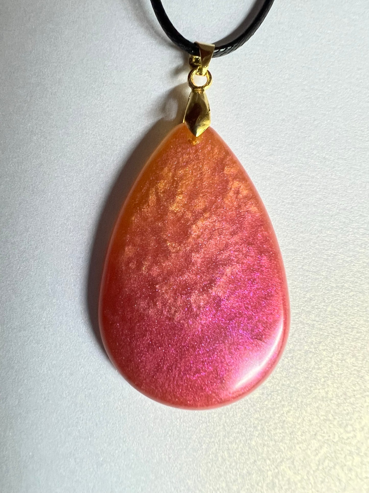 RESIN PENDANT - 62