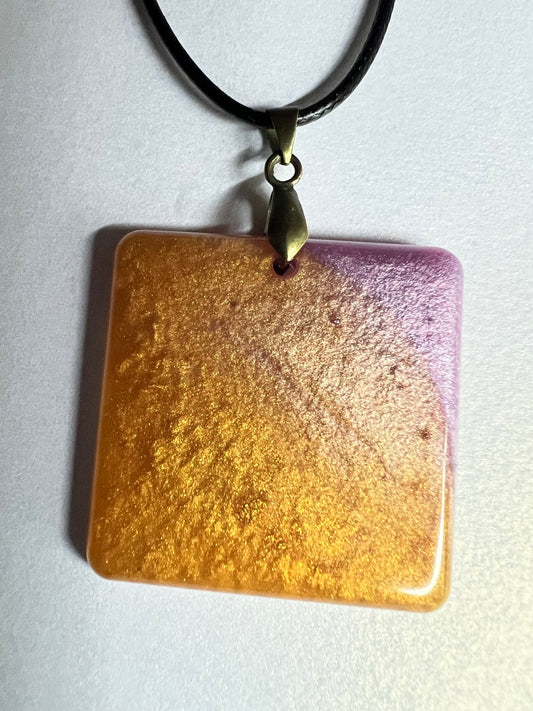 RESIN PENDANT - 80