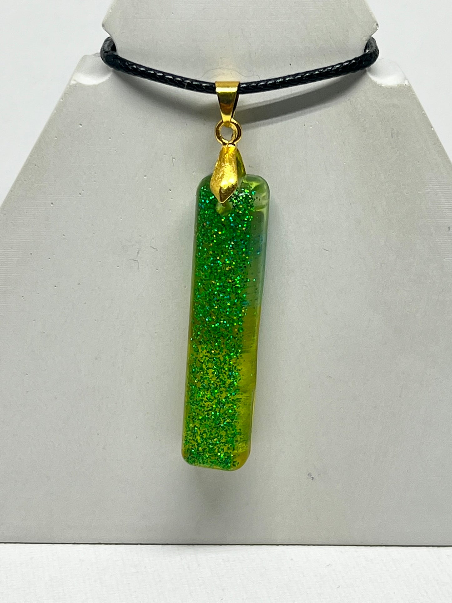 RESIN PENDANT - 87