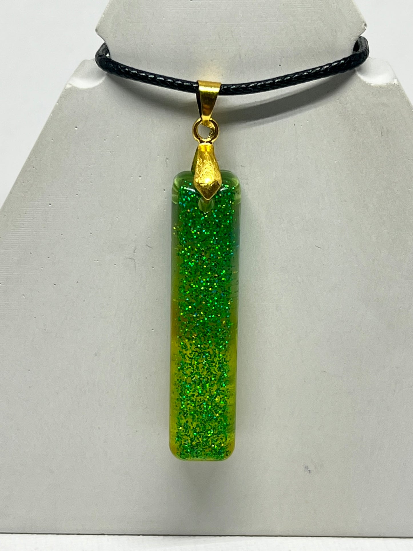 RESIN PENDANT - 87