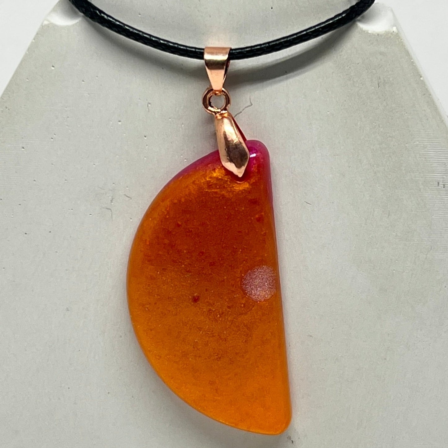 RESIN PENDANT - 88