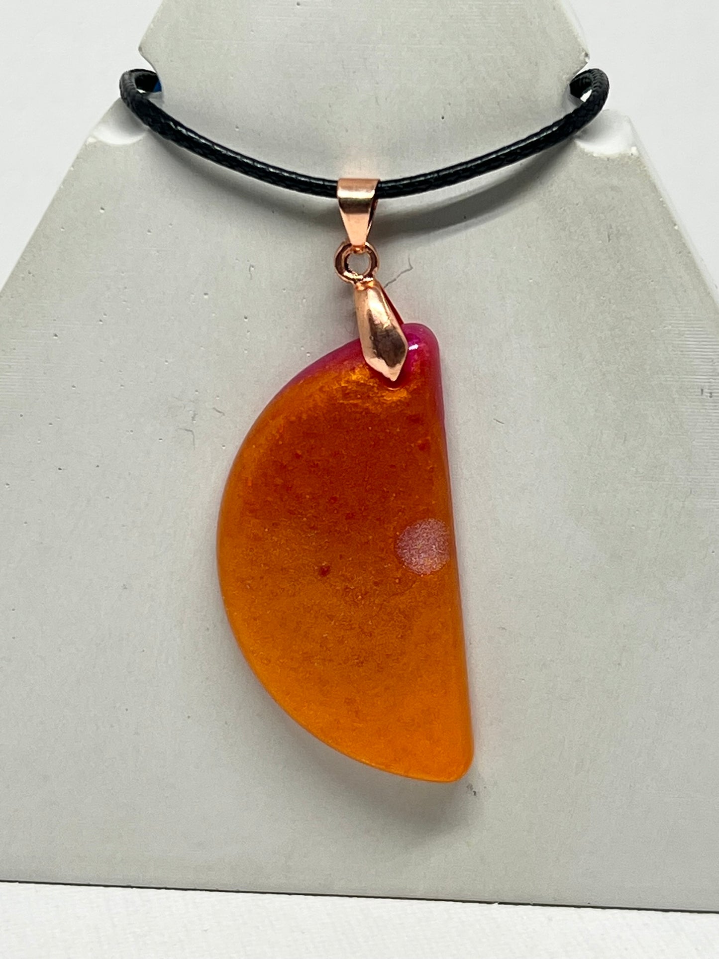 RESIN PENDANT - 88