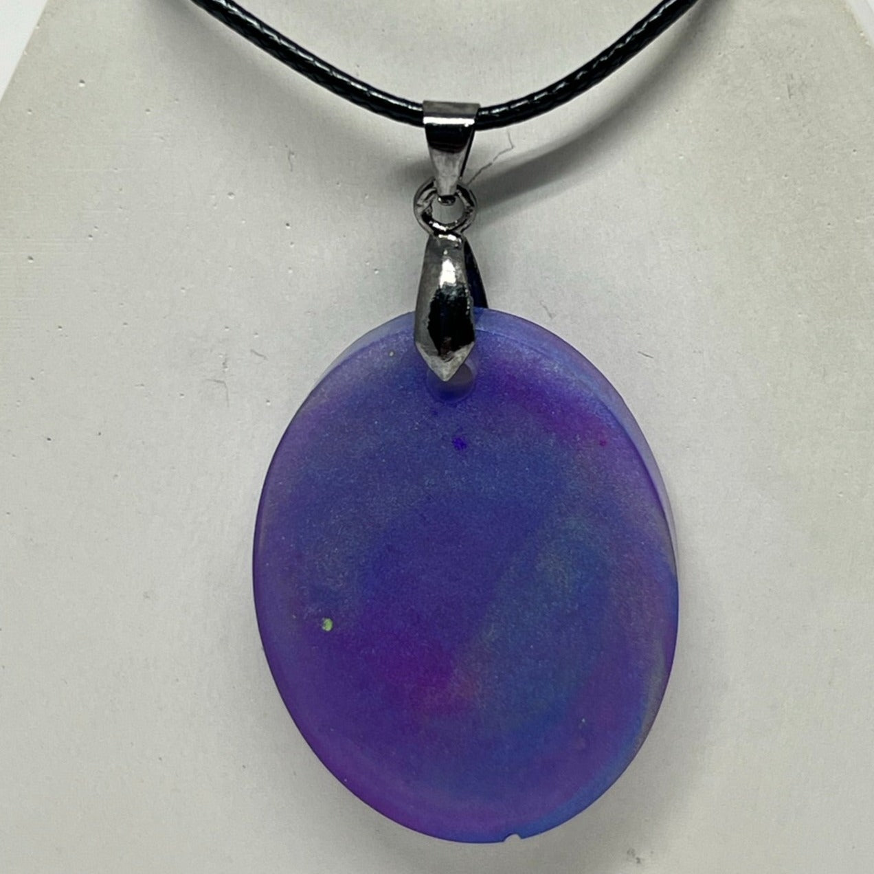RESIN PENDANT - 90