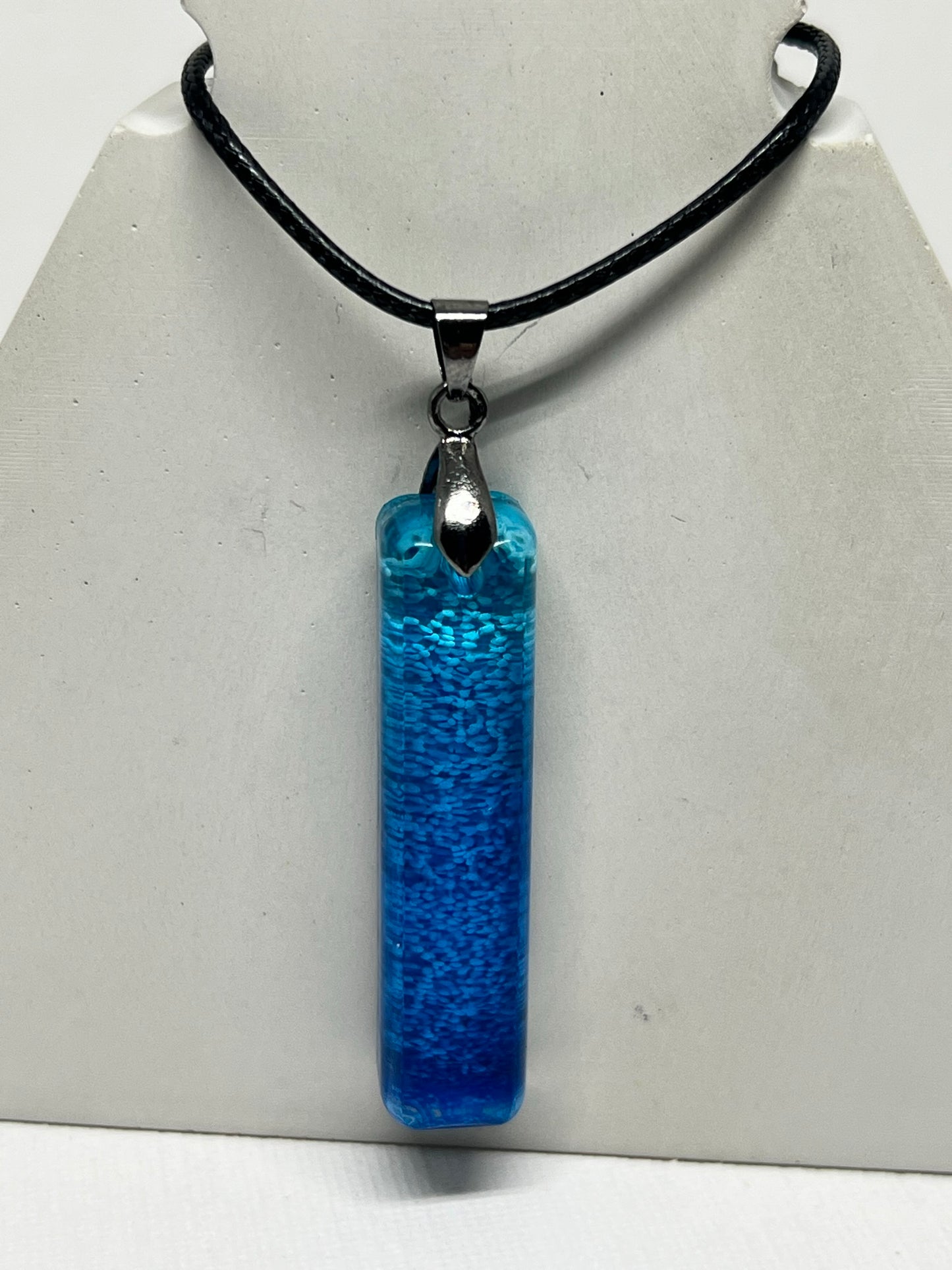 RESIN PENDANT - 91