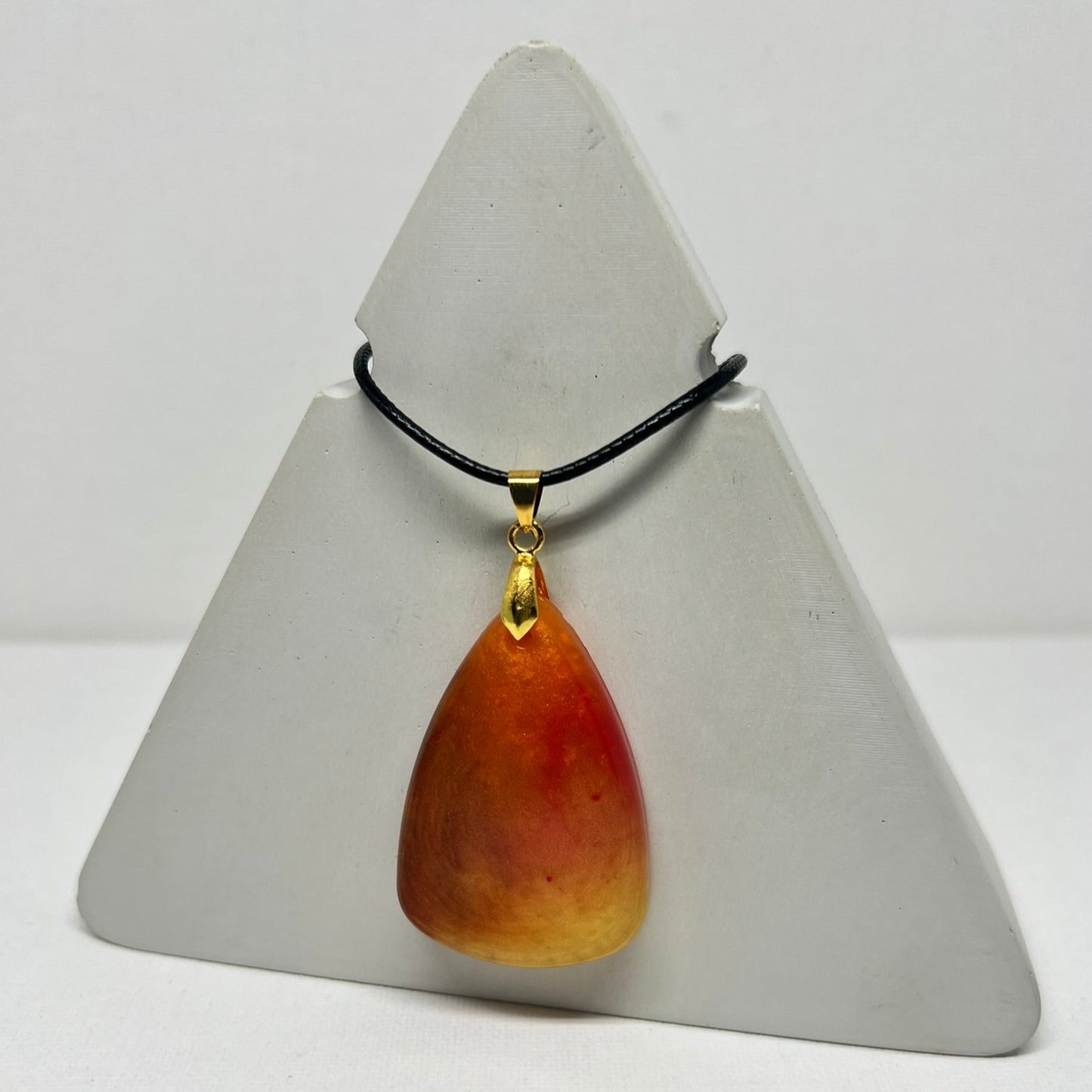 RESIN PENDANT - 99