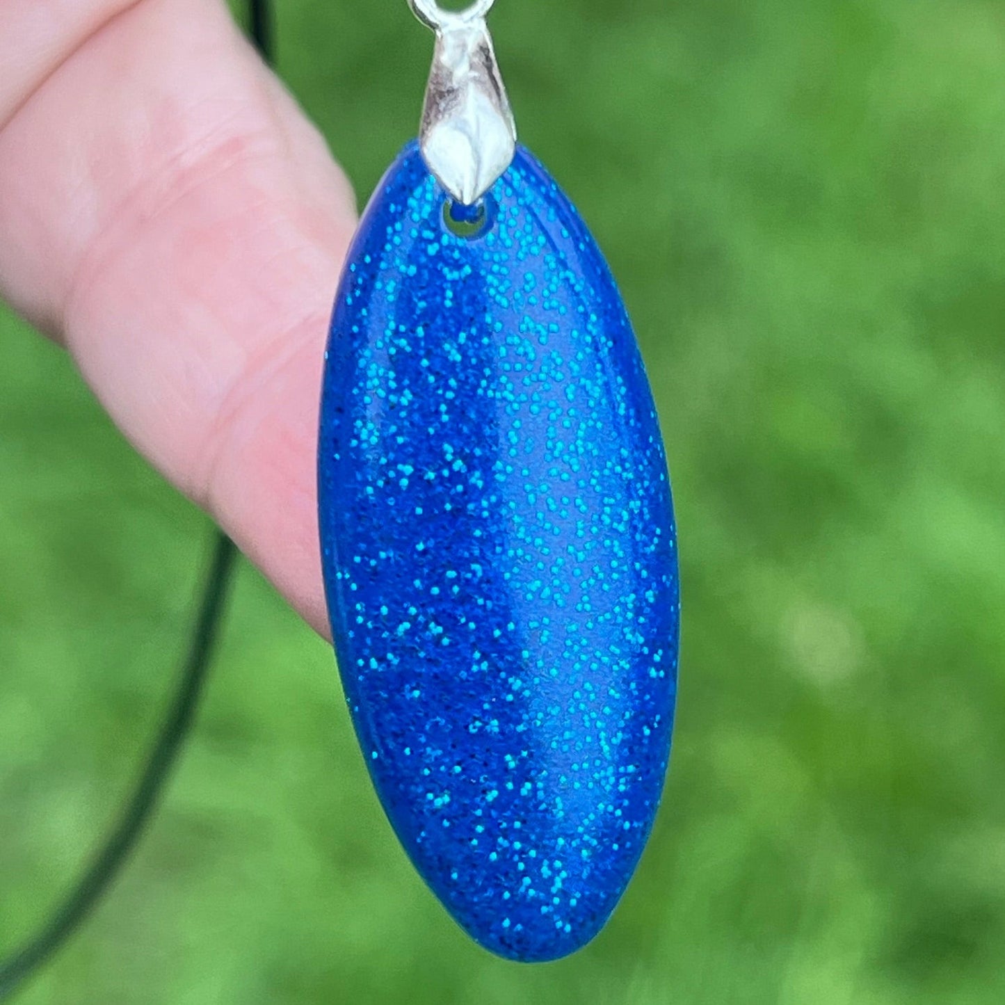 RESIN PENDANT - 132