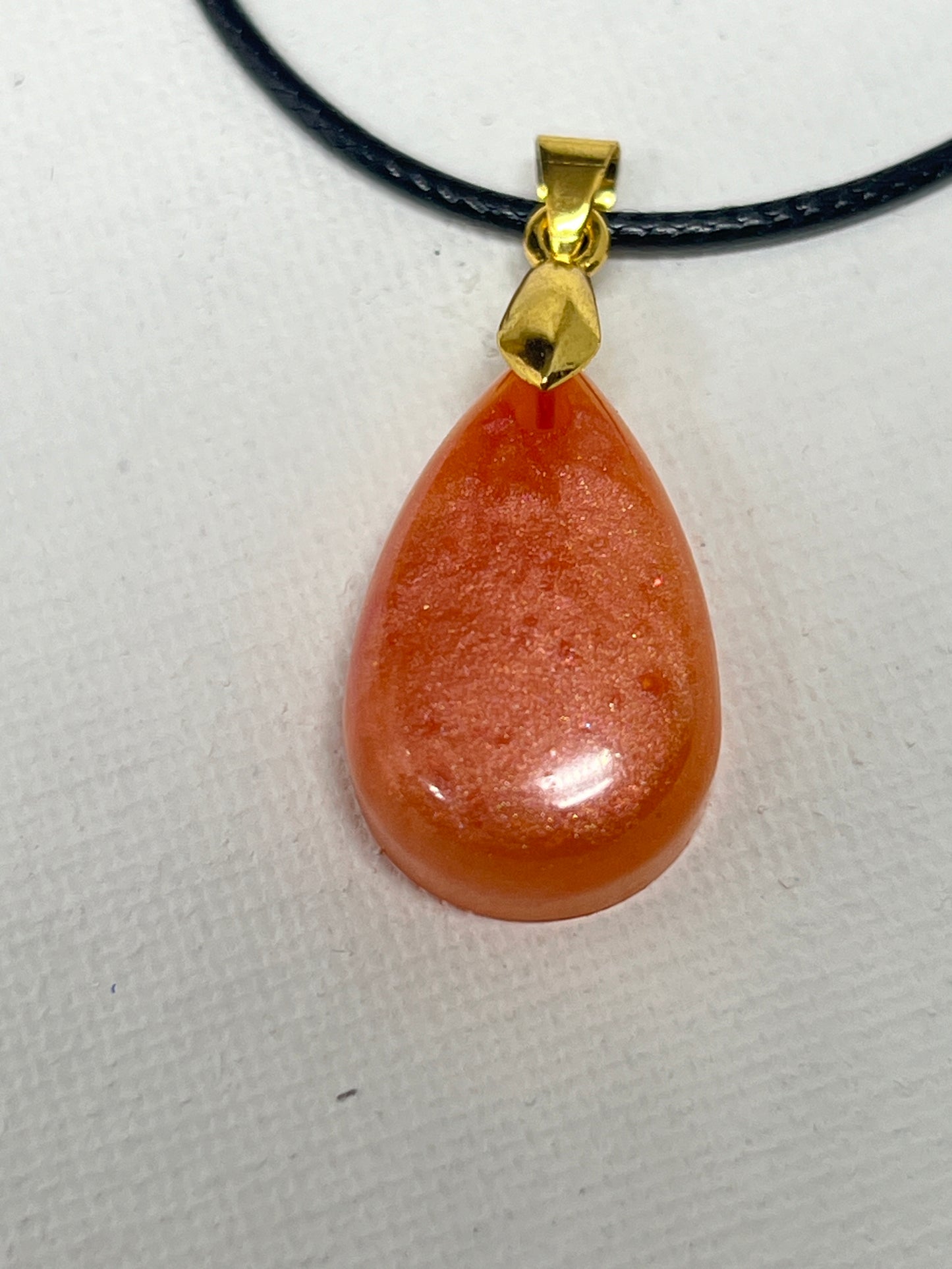 RESIN PENDANT - 142