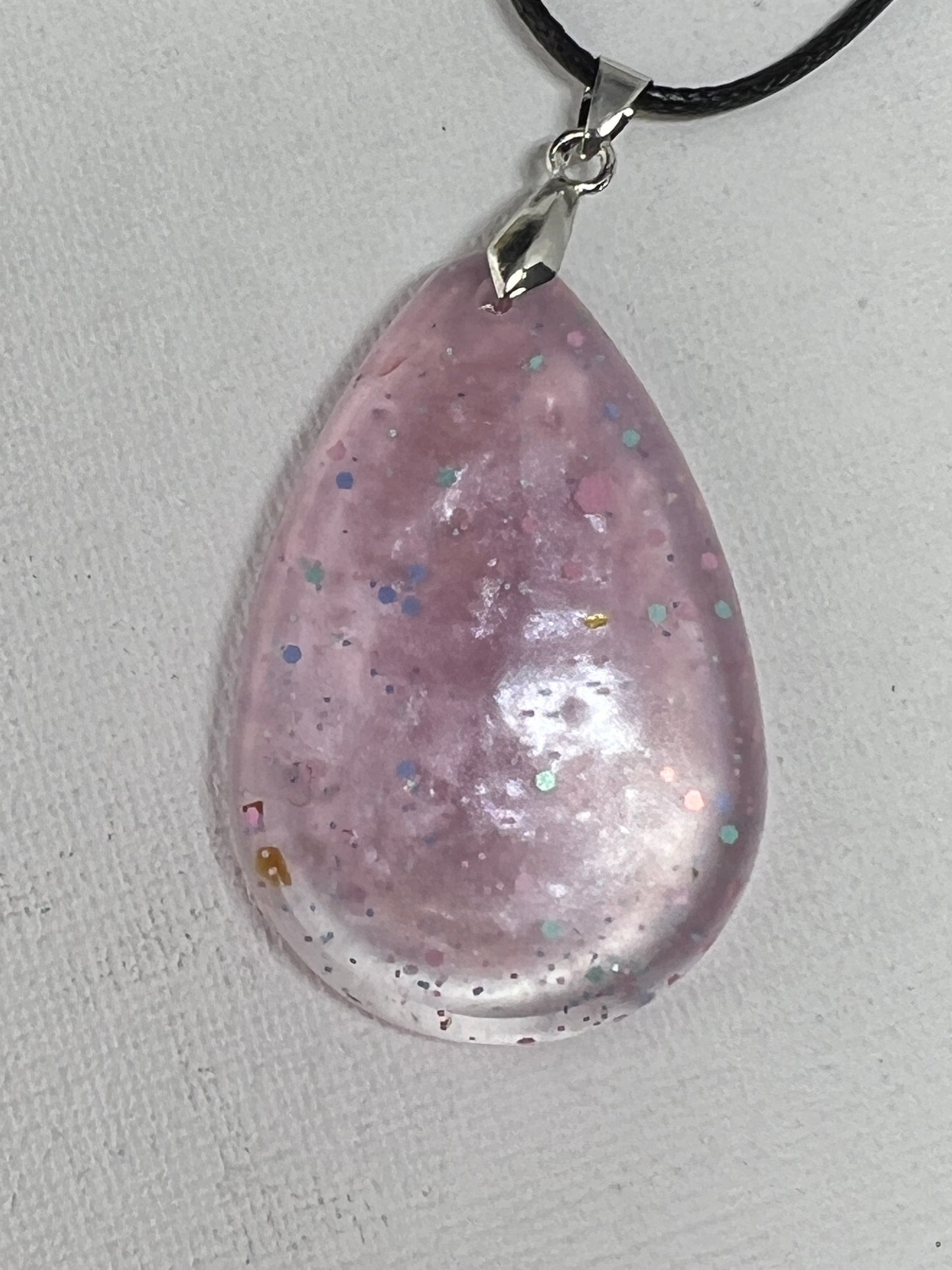RESIN PENDANT - 176