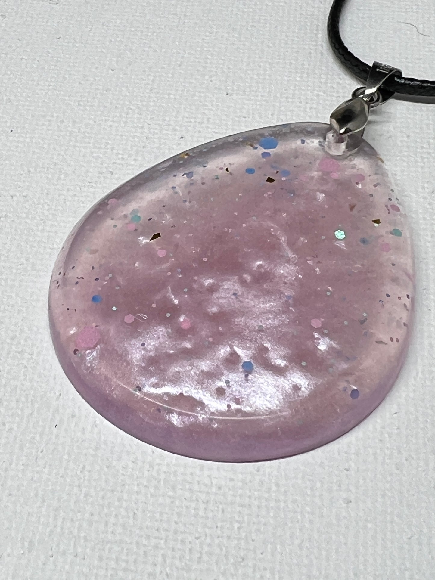 RESIN PENDANT - 175