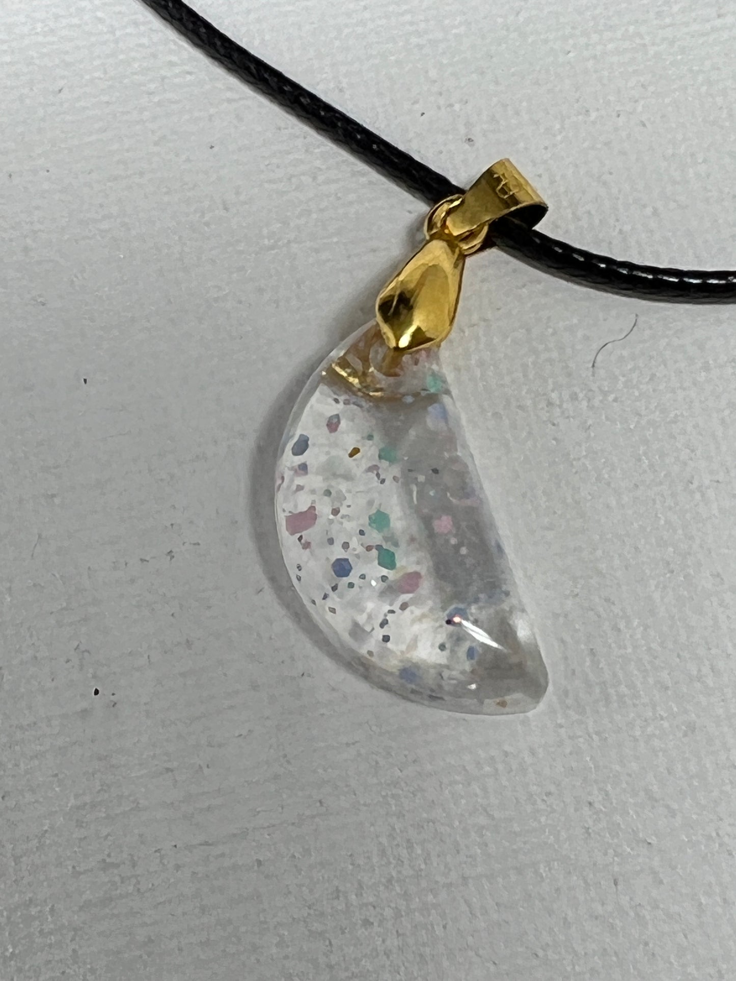 RESIN PENDANT - 167