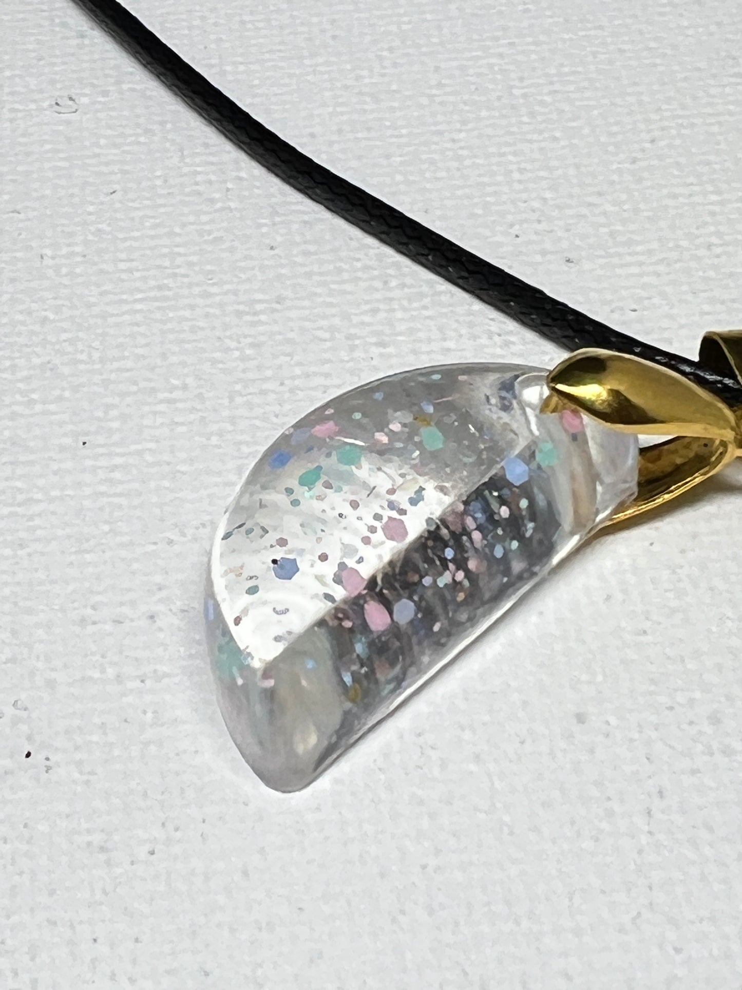 RESIN PENDANT - 167
