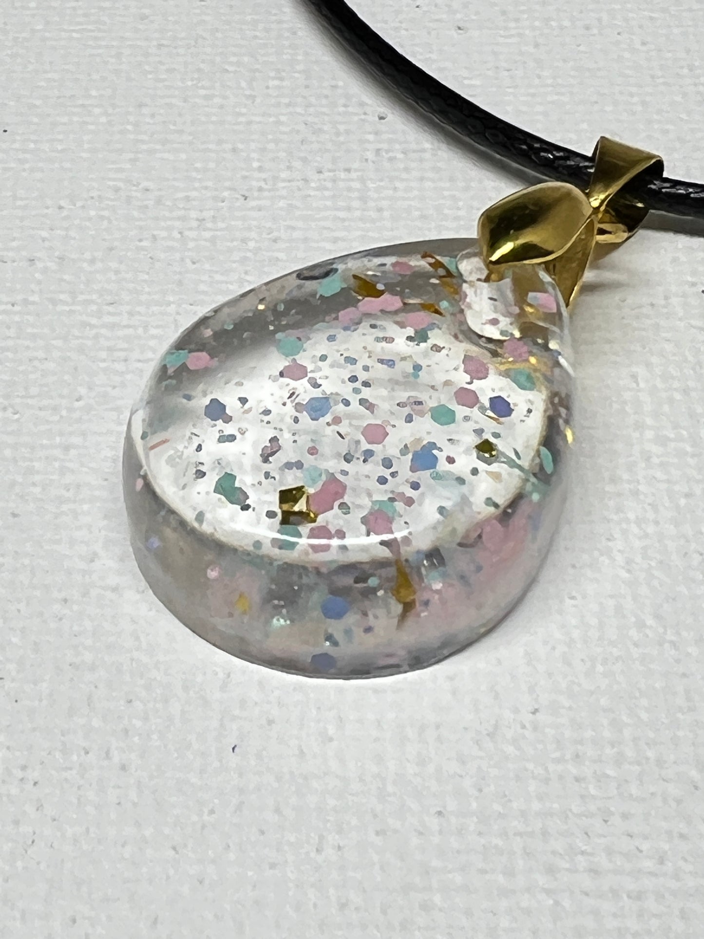 RESIN PENDANT - 165