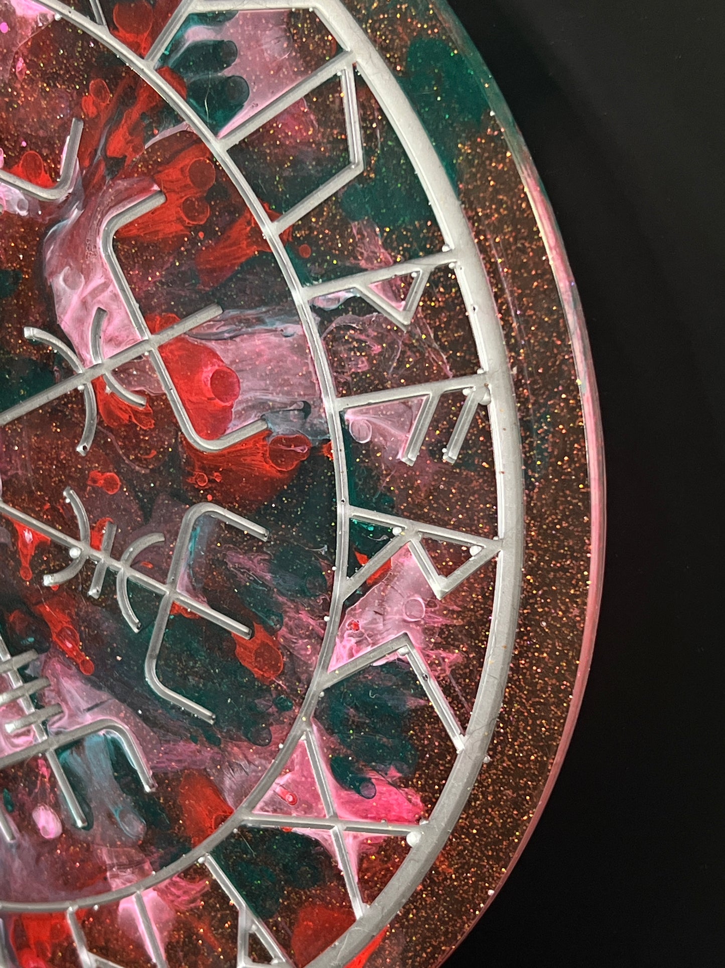 🌑Blood Moon Runic Compass Wheel ✨ | Elder Futhark Ritual Altar Tool