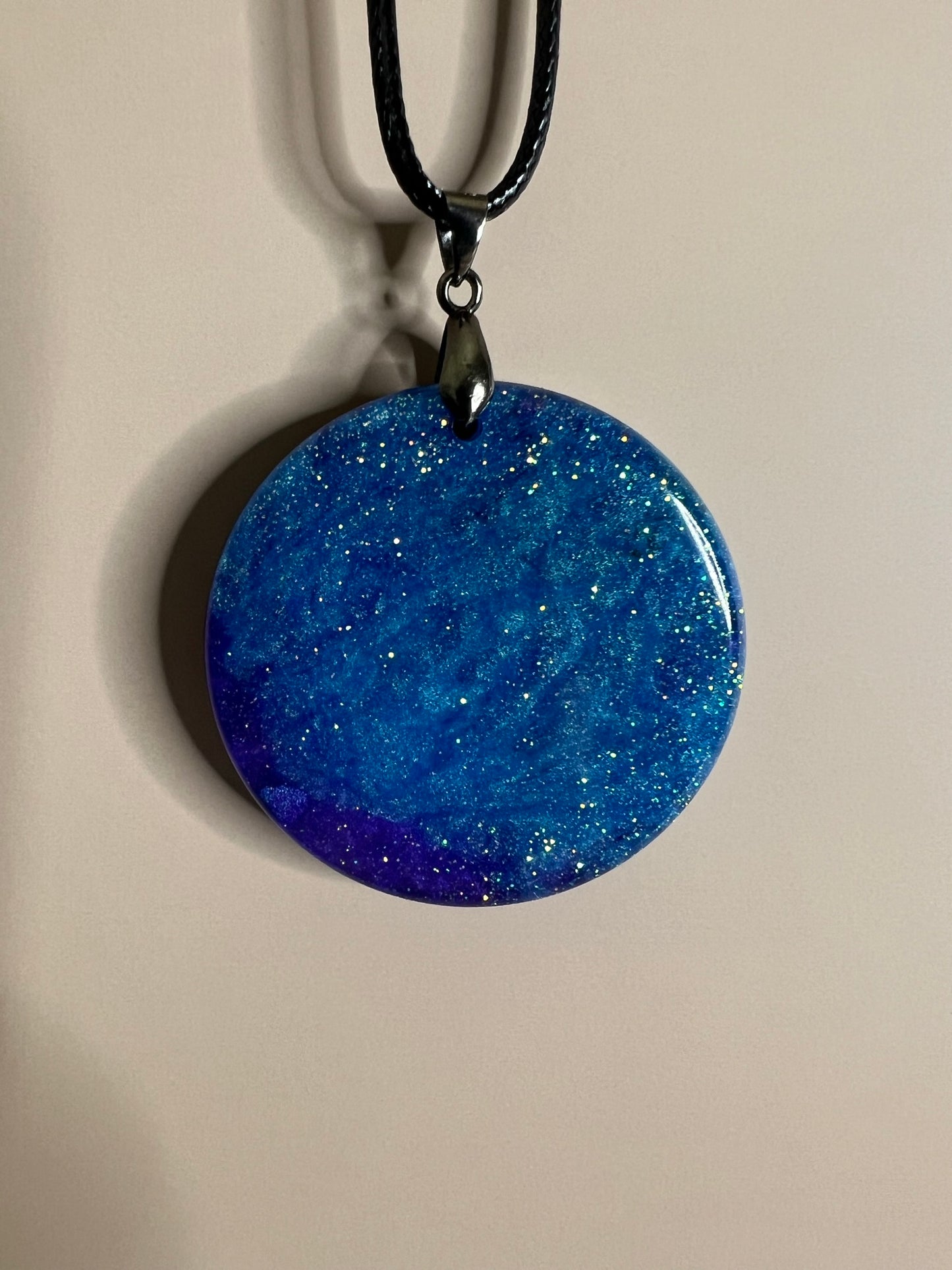 RESIN PENDANT - 32