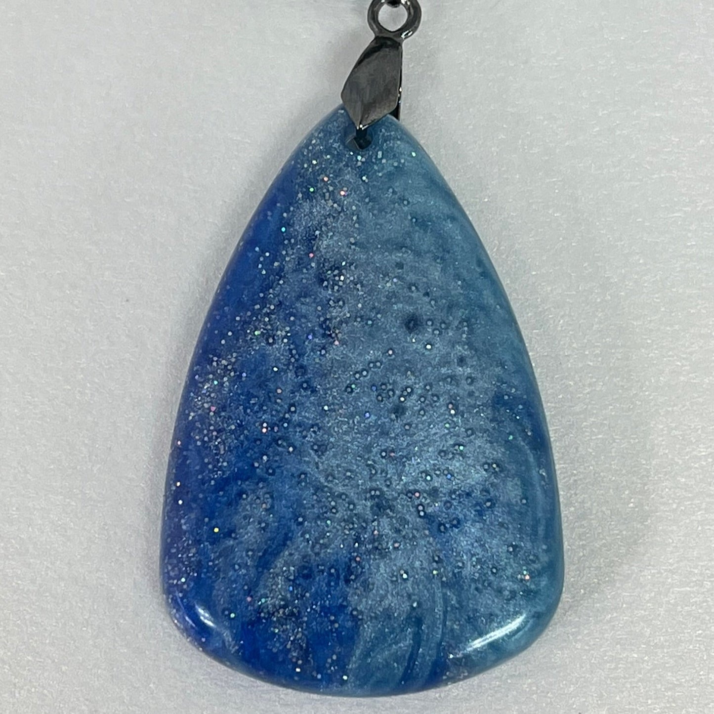 RESIN PENDANT - 34