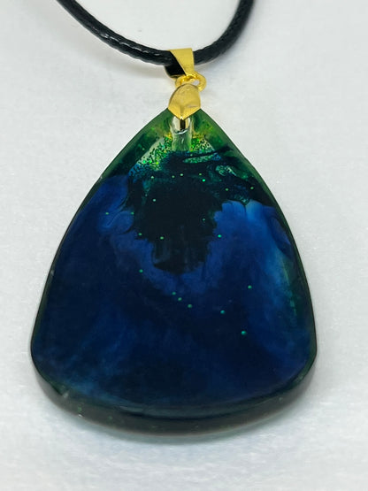 RESIN PENDANT - 38