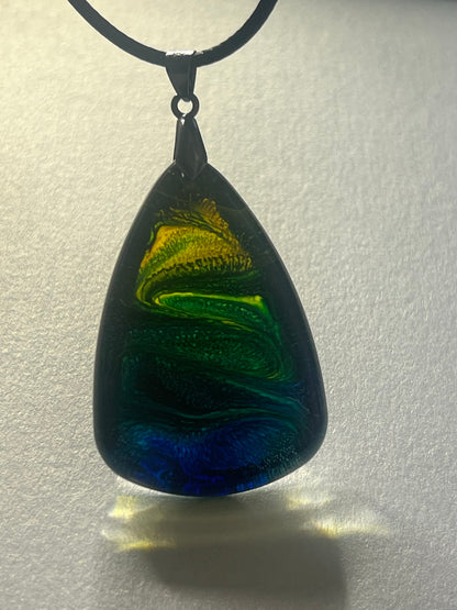 RESIN PENDANT - 31