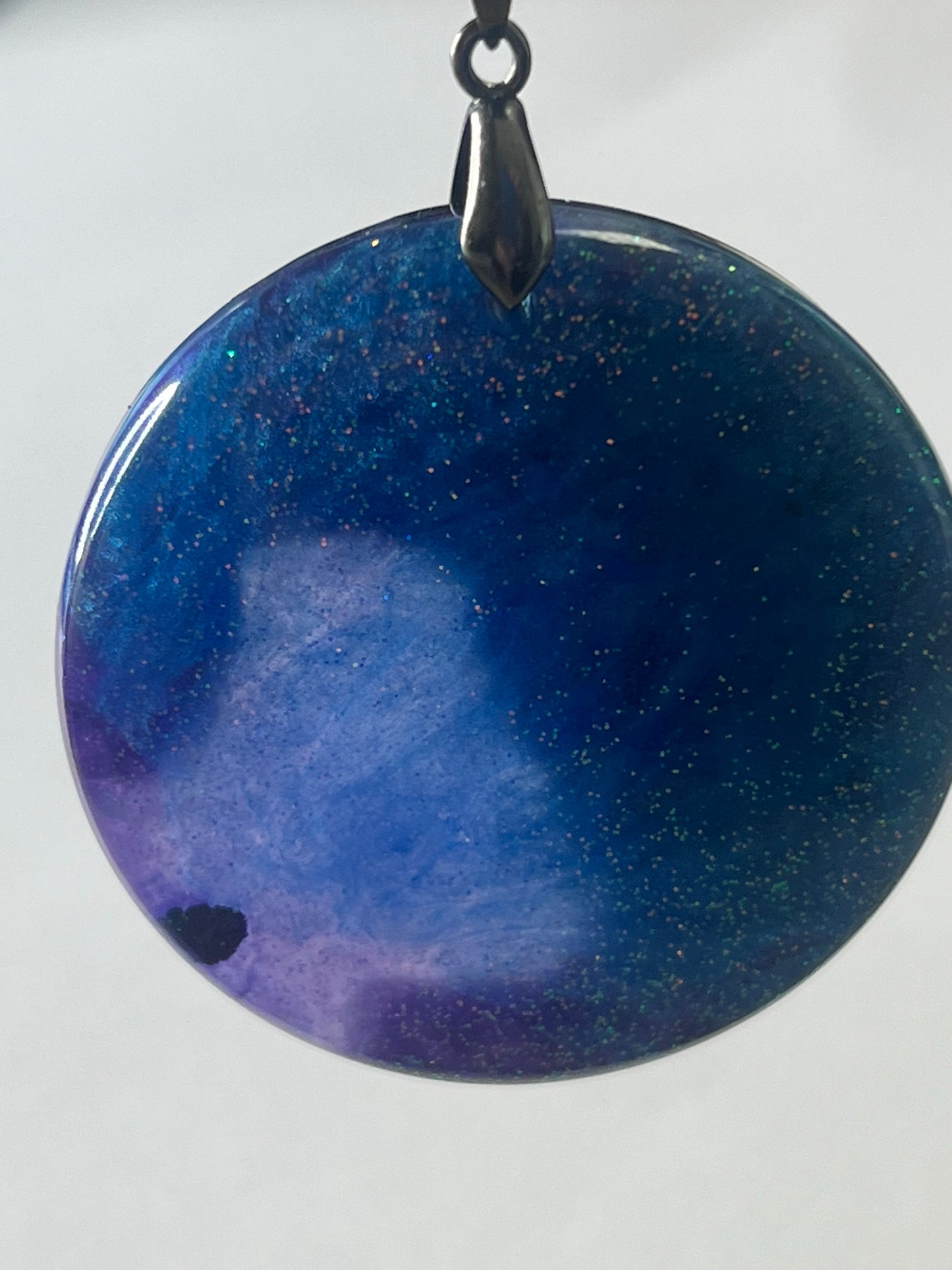 RESIN PENDANT - 32