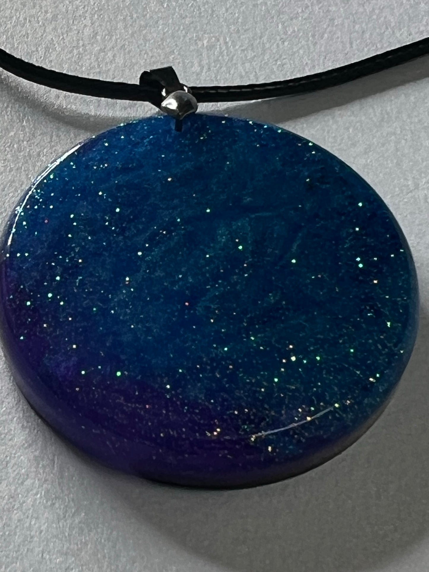 RESIN PENDANT - 32