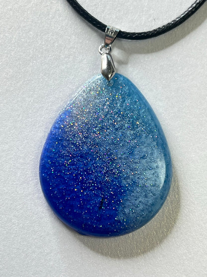 RESIN PENDANT - 30