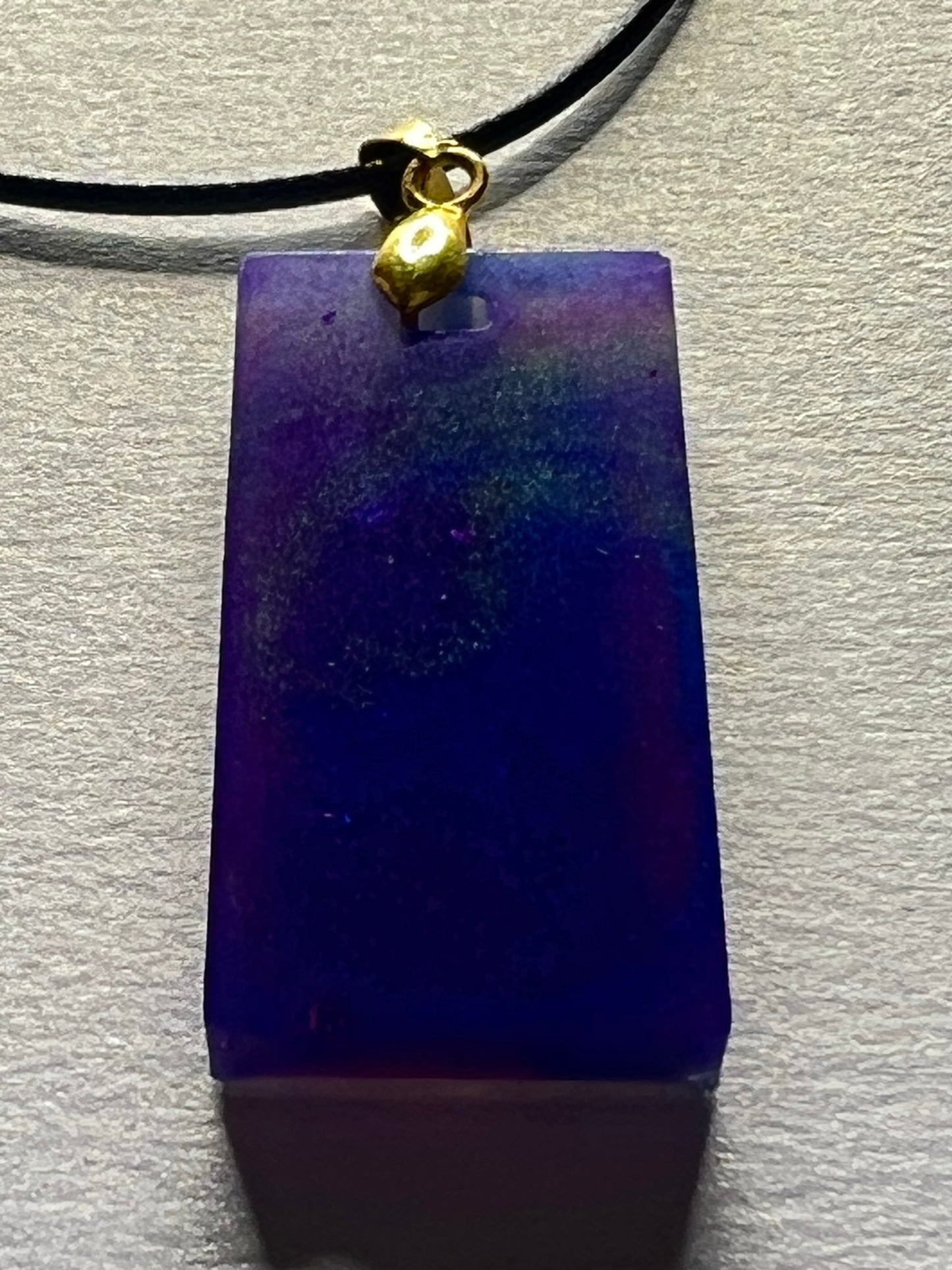 RESIN PENDANT - 53