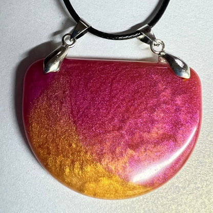 RESIN PENDANT - 65