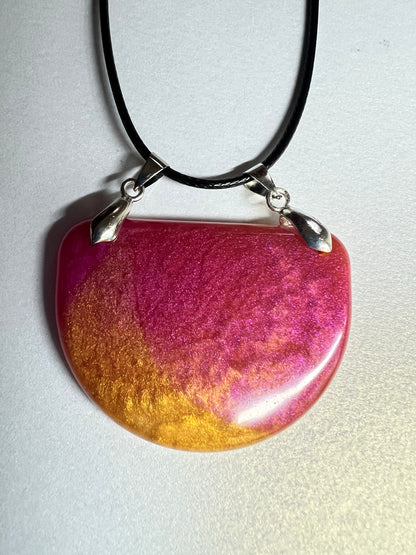 RESIN PENDANT - 65