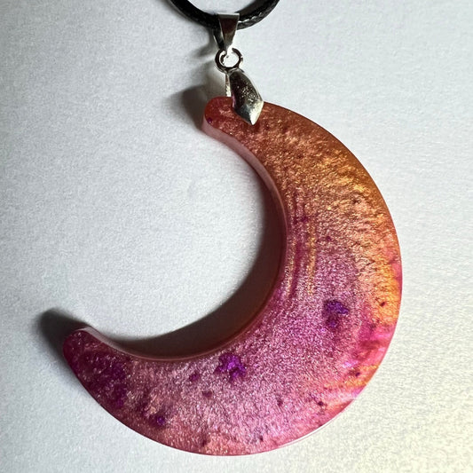 RESIN PENDANT - 68