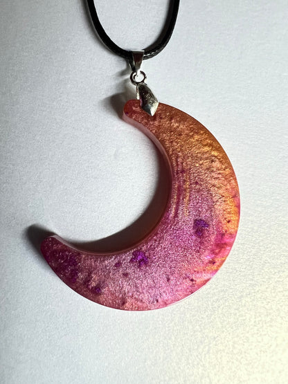 RESIN PENDANT - 68