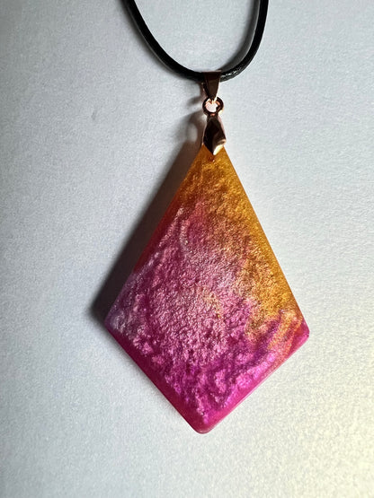 RESIN PENDANT - 78