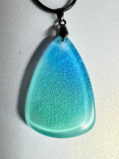 RESIN PENDANT - 83