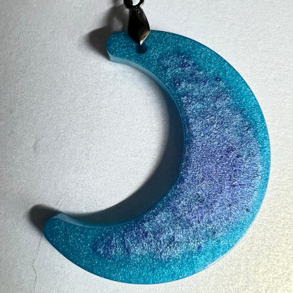 RESIN PENDANT - 85