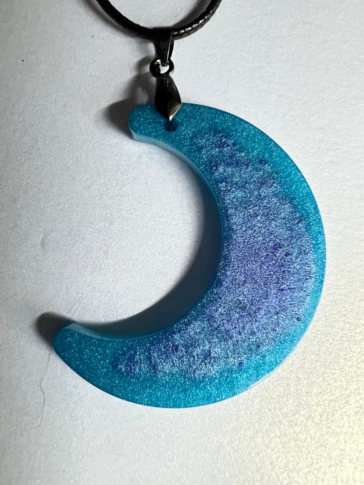 RESIN PENDANT - 85