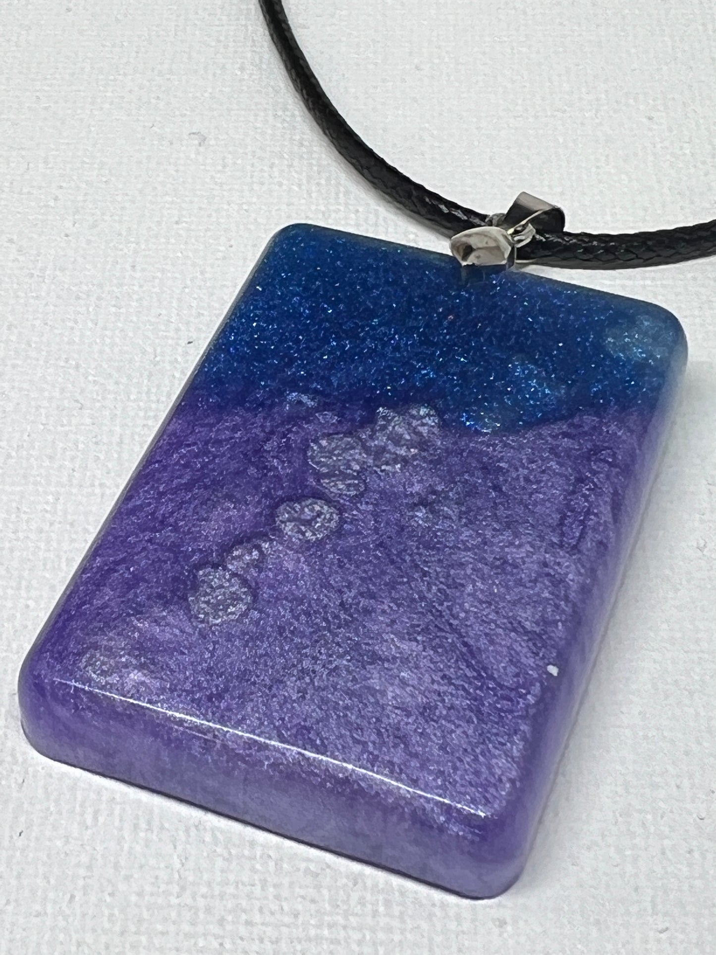 RESIN PENDANT - 151