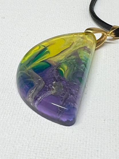 RESIN PENDANT - 148