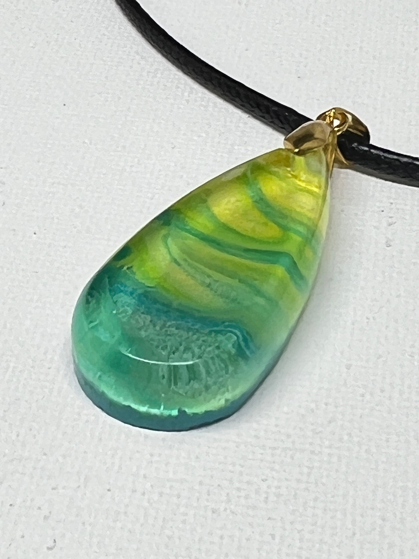 RESIN PENDANT - 145