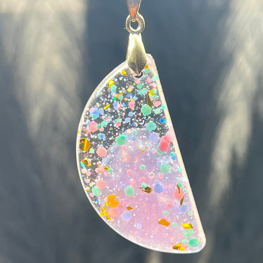 RESIN PENDANT - 172