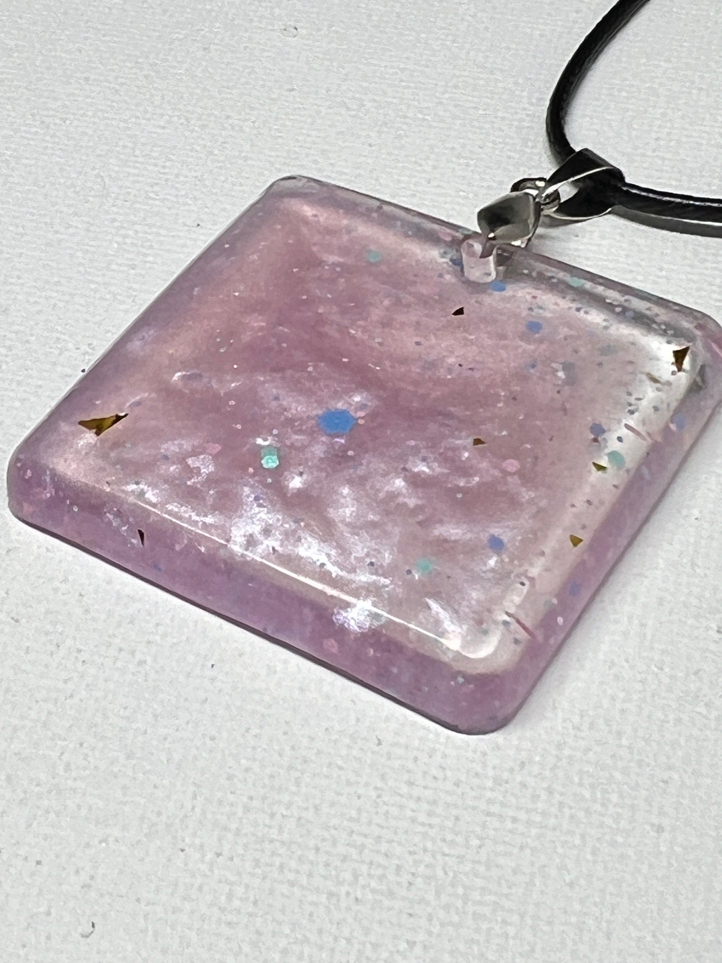 RESIN PENDANT - 163