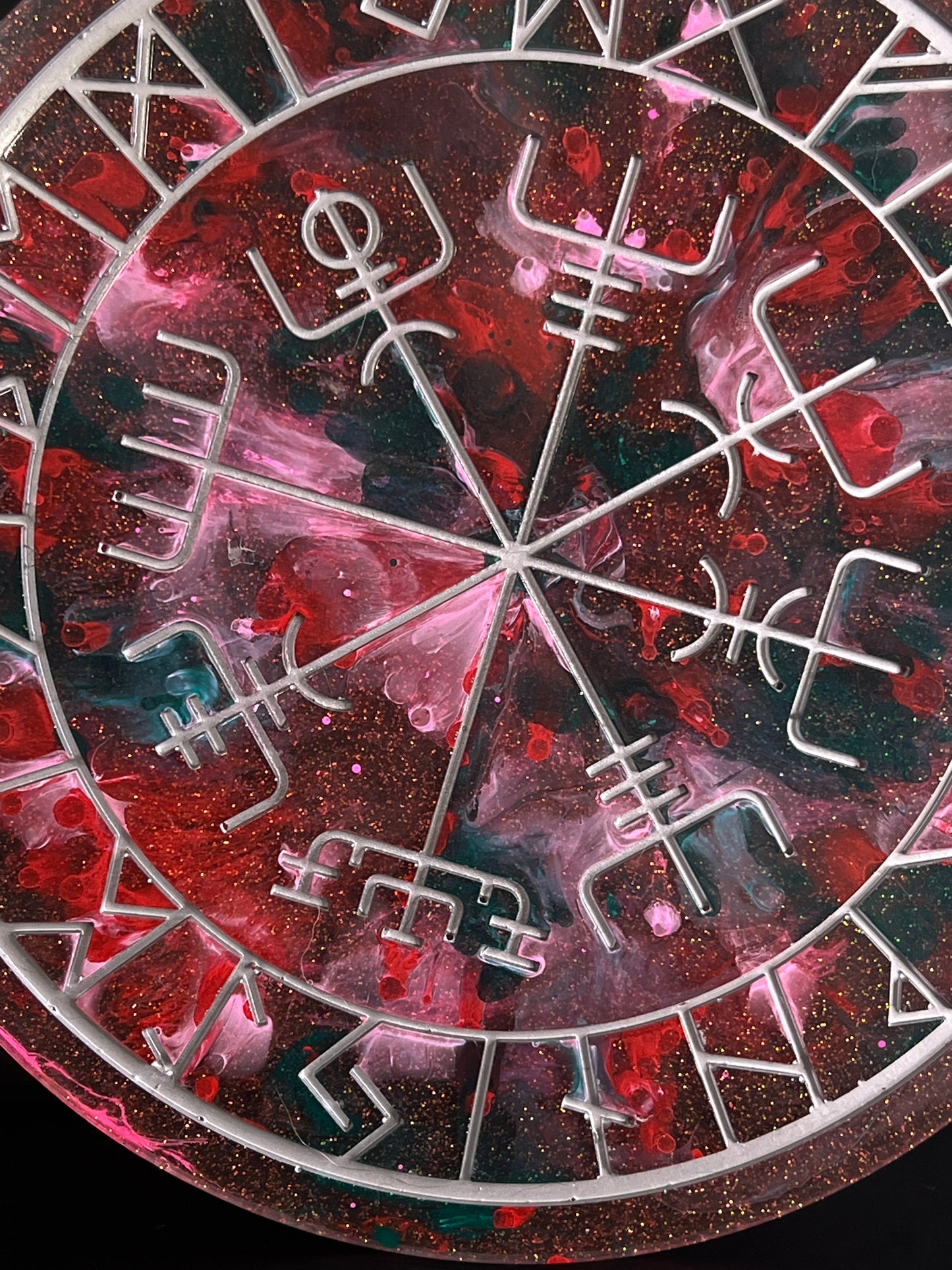 🌑Blood Moon Runic Compass Wheel ✨ | Elder Futhark Ritual Altar Tool