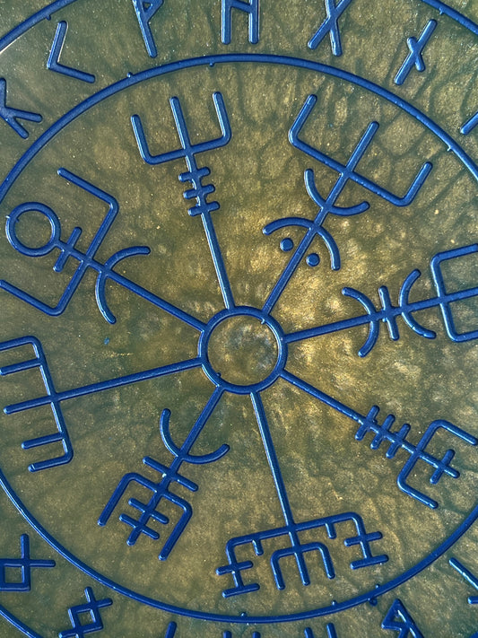 👑 Ancient Royalty Runic Compass Wheel ✨ | Elder Futhark Ritual Altar Tool