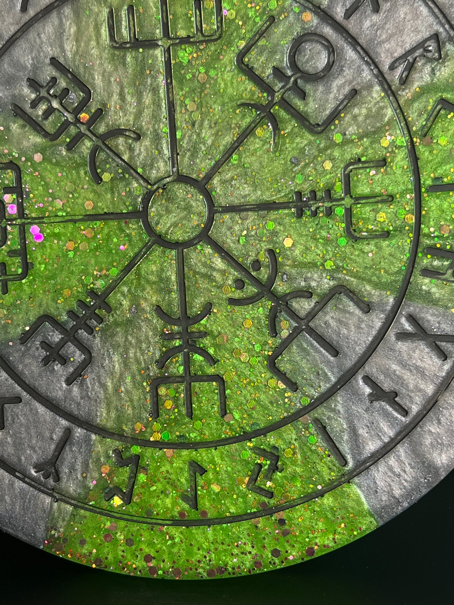 🌿 Enchanted Grove Runic Compass Wheel ✨| Elder Futhark Ritual Altar Tool